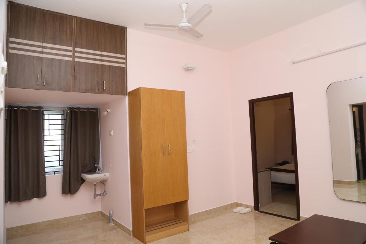 Hotel Rk - Temple Stay Thanjavur Exterior photo